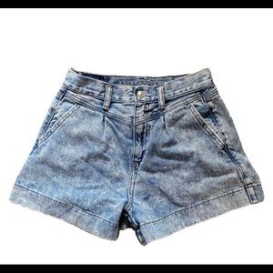 AMERICAN EAGLE MOM SHORTS